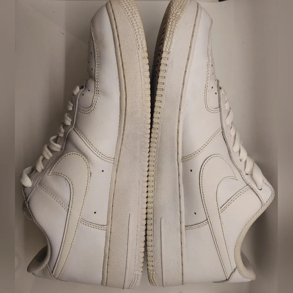 NIKE Air Force 1 '07 Sneakers Men's Size 12 - Picture 4 of 4